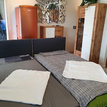 Exklusivwohnung Leipzig Flughafen Landsberg  Exterior foto